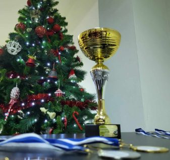 Χριστουγεννιάτικο τουρνουά σκακιστική ακαδημία Ηρακλείου Κίνηση Ματ μαζί με σκακιστικό τμήμα ΓΣ Νίκος Καζαντζάκης.